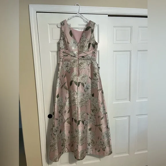 Kay Unger Lilianna Gown NWT - Picture 10 of 11